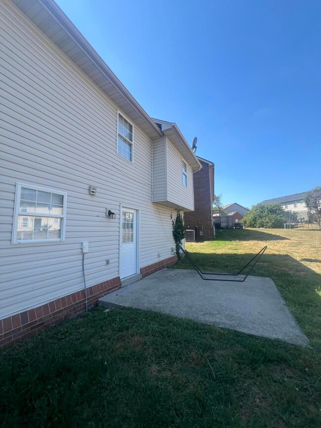 Building Photo - 3853 Sugar Creek Dr
