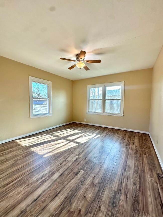 Building Photo - COMING MAY 2026 - Cozy 3 Bedroom Home Near Fort Concho!