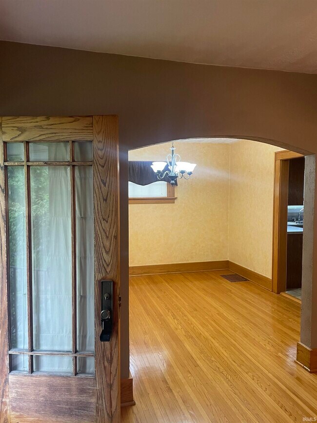 Building Photo - 2716 Buena Vista Dr