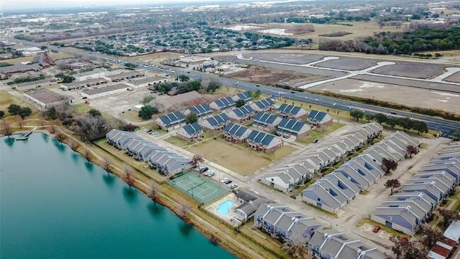 Building Photo - 3826 Shire Valley Dr