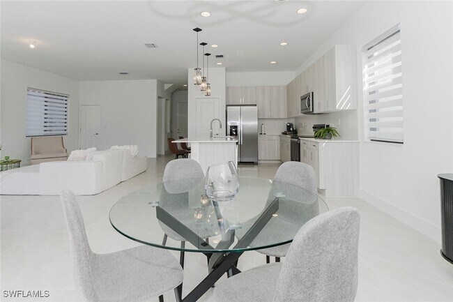 Building Photo - 5868 Agostino Way