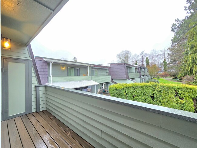 Building Photo - 2 Bedroom Home in Everett  Pet Friendly!