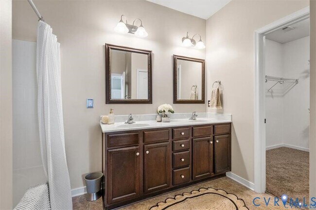 Building Photo - 7319 Vicenzo Dr