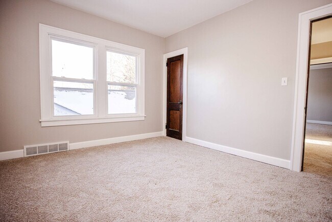 Building Photo - 1452 Rollins Rd