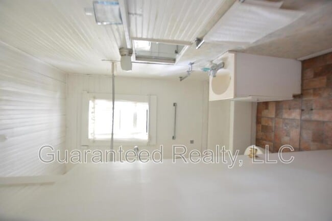 Building Photo - 1465 E Boulevard St