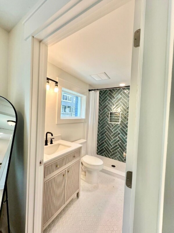 Building Photo - 1313 Live Oak St