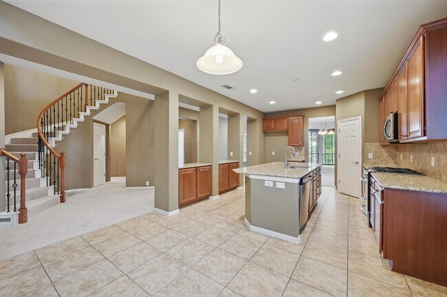 Building Photo - Stunning 4-Bedroom, 3-Bath, 3 Car Garage H...