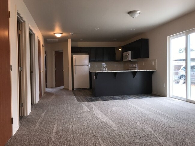 Building Photo - December Rent FREE w/ 12m Lease! Newer Construction Duplex!!