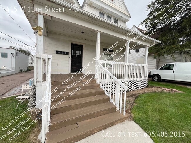 Building Photo - 415 W 11th St