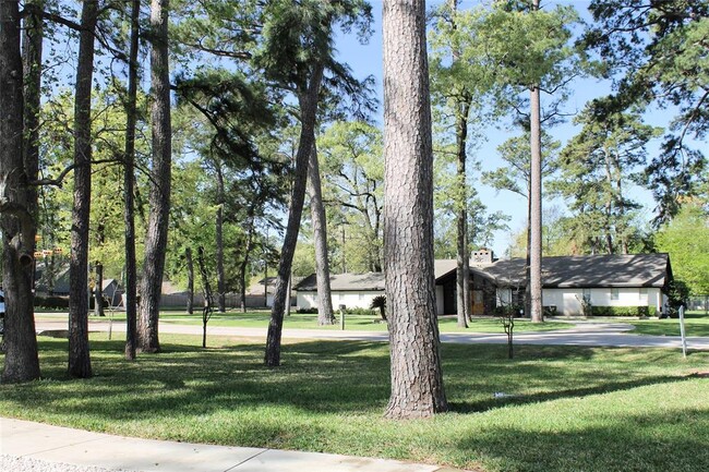 Building Photo - 13910 E Cypress Forest Dr