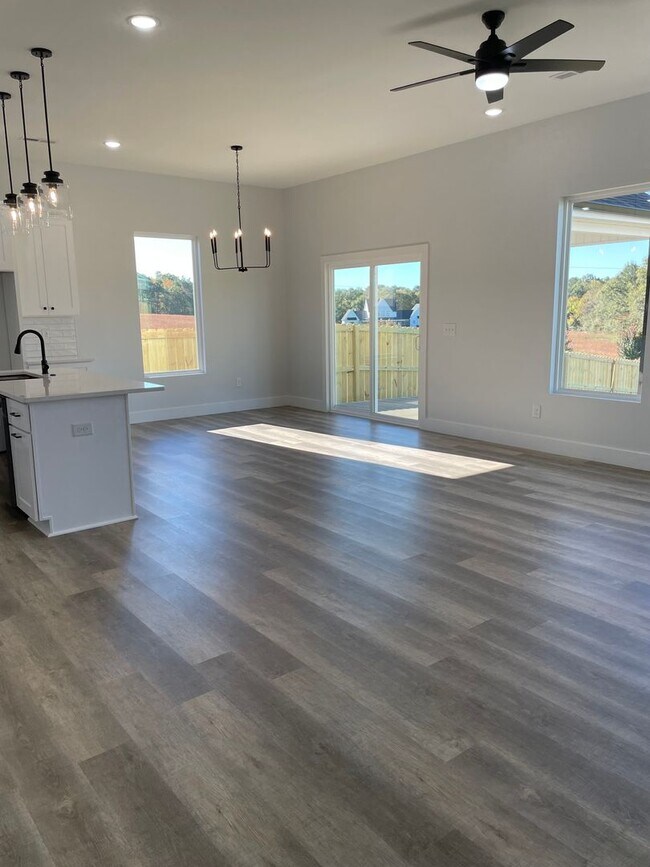 Building Photo - Beautiful Home for Rent – Modern Comforts & Great Features!