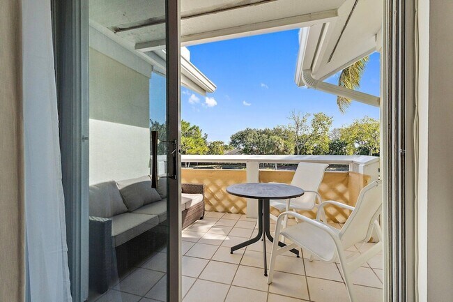 Building Photo - 353 S US Hwy 1