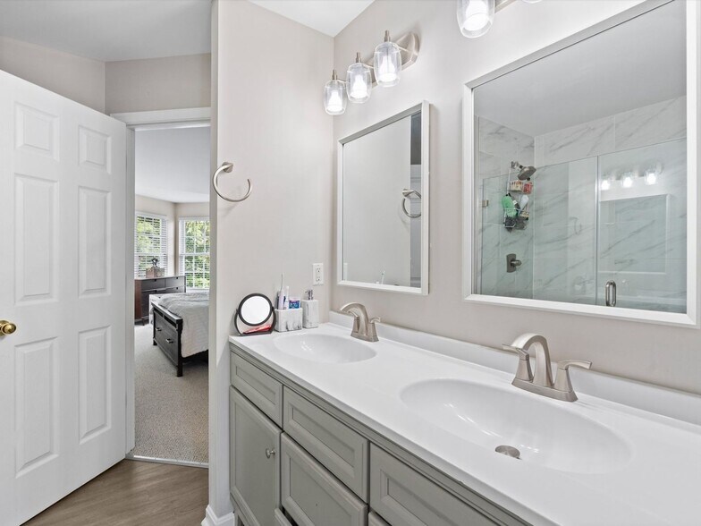 Building Photo - 45432 Oak Trail Square