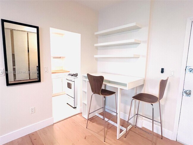 Building Photo - 1525 Meridian Ave