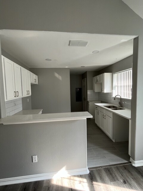 Building Photo - 505 Barnes St