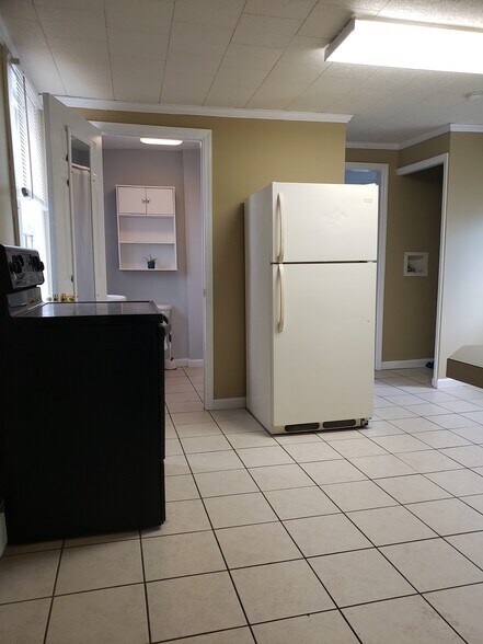 Kitchen/Bathroom - 507 Bennett St