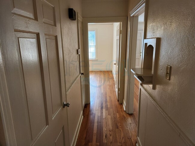 Building Photo - Great 3 Bedroom 1 Bathroom in Forest Heigh...