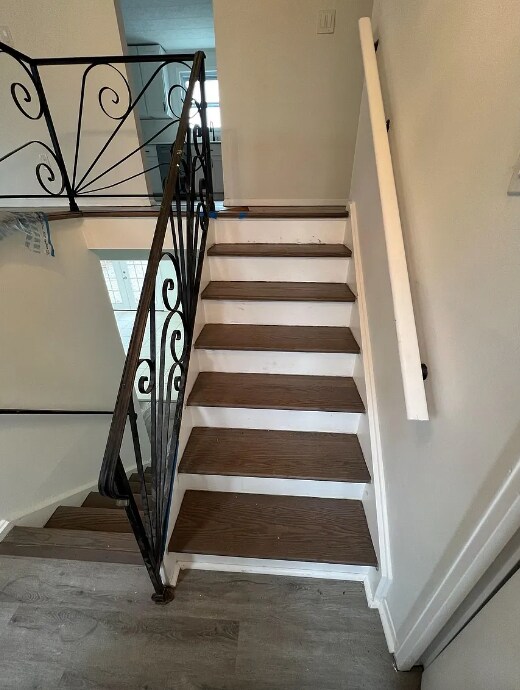 Building Photo - 331 Colonial Dr