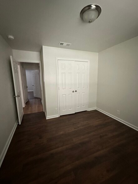 Building Photo - 5216 Arbor Glen Rd
