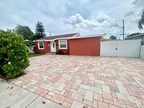 Building Photo - 620 Monceaux Rd