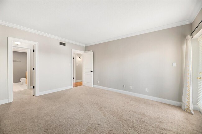 Building Photo - 5709 Lyons View Pike