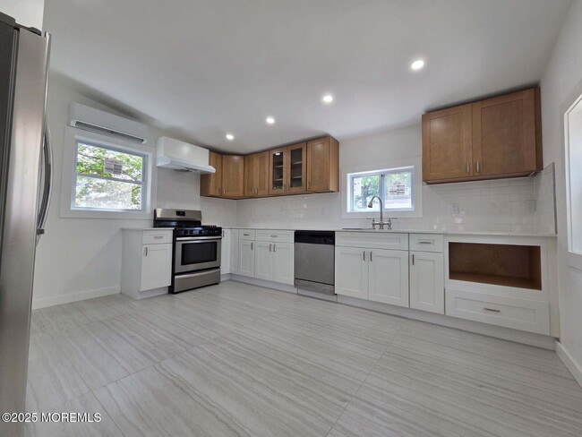 Building Photo - 42 Linton Pl