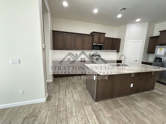 Building Photo - 10155 E Naranja Ave