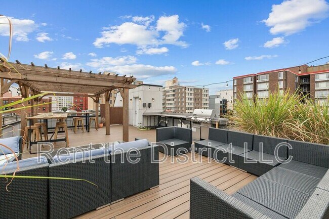 Building Photo - 1109 M St NW