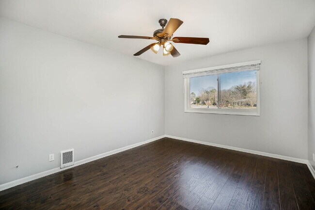 Building Photo - 1 bedroom 1 badroom condo in Franklin