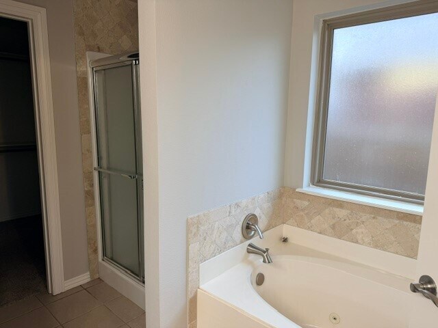 Building Photo - 3991 Buckingham Terrace