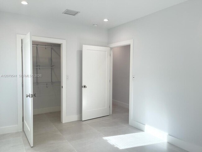 Building Photo - 6331 SW 23rd St