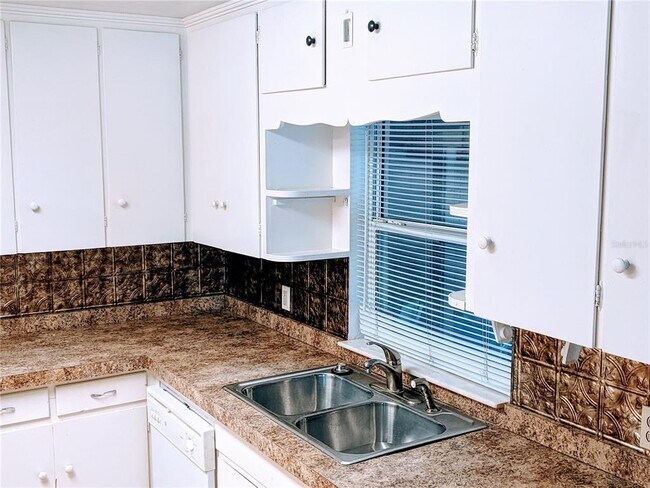 Building Photo - 1310 W Woodlawn Ave