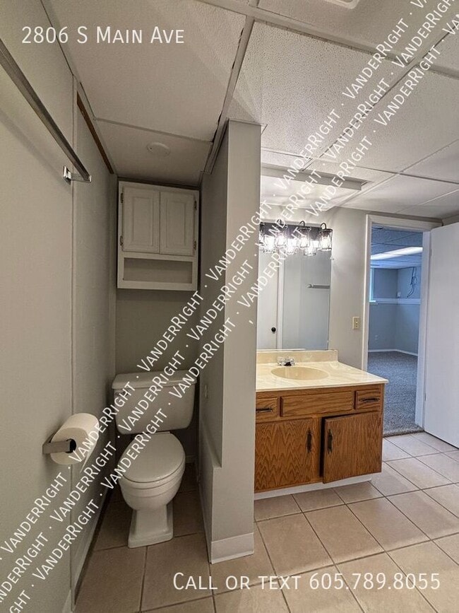 Building Photo - 2806 S Main Ave