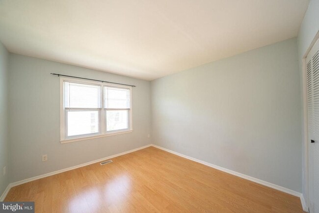 Building Photo - 9572 Inverary Ct