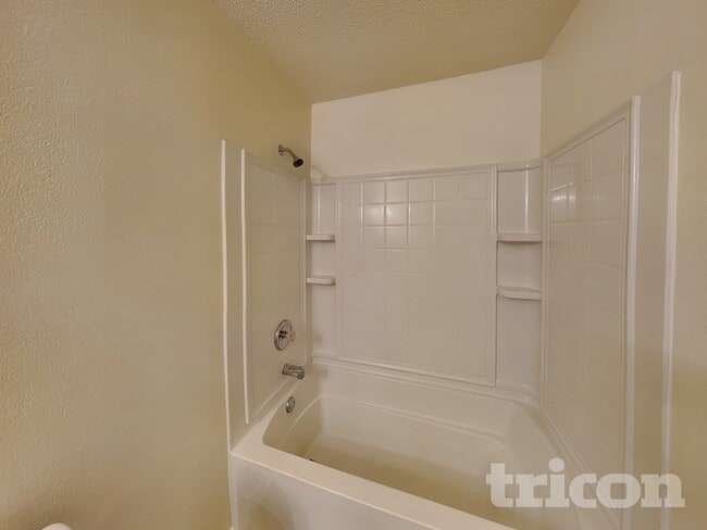 Building Photo - 2925 Paint Brush Pl