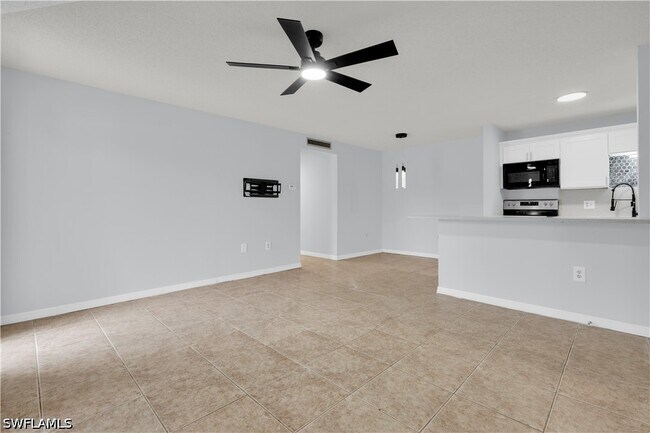 Building Photo - 5713 Foxlake Dr