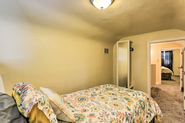 Building Photo - 6851 Nebraska Ave