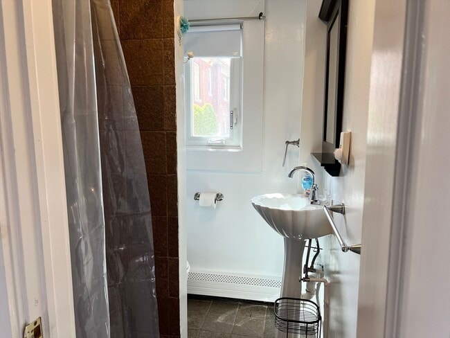 Building Photo - 29R Cutler St