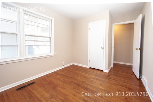 Building Photo - 9427 Gillette St