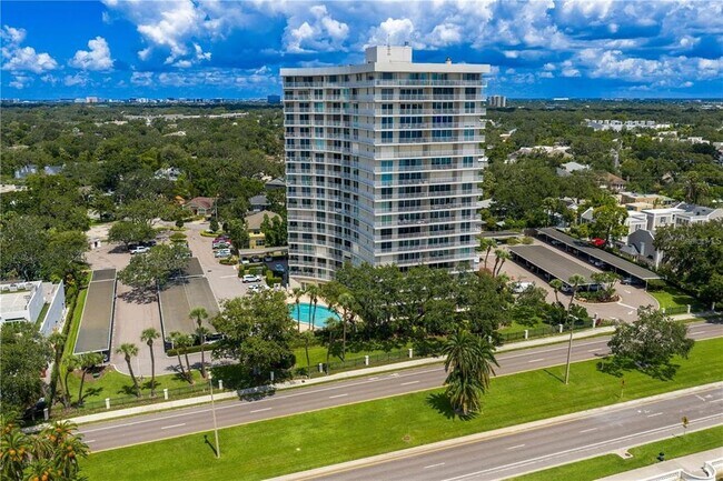 Building Photo - 2611 Bayshore Blvd
