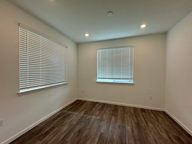 Building Photo - Like New Lennar Home FOR RENT