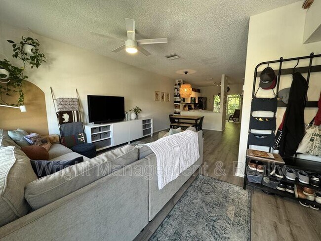 Building Photo - 12326 Berkeley Square Dr