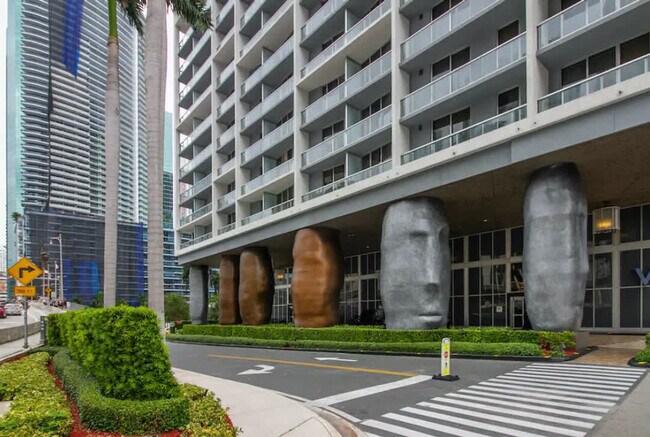 Building Photo - 495 Brickell Ave