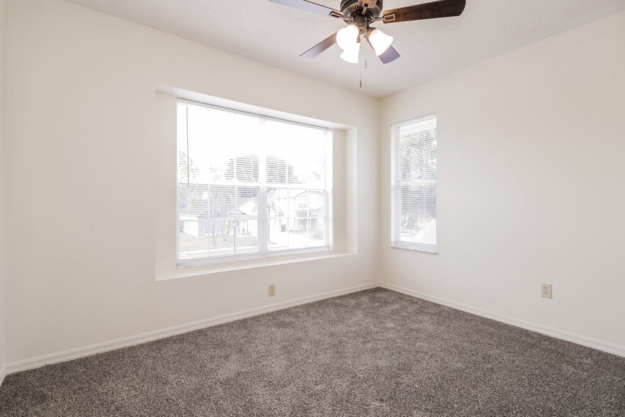 Building Photo - 9474 Chandon Dr