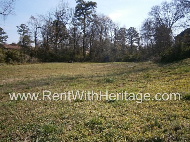 Building Photo - GORGEOUS RANCH/ GRAND PA'S BUNGELOW/ 1.6 ACRES/ FRONT PORCH/ PRIVATE YARD