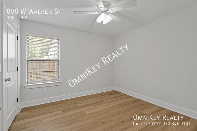 Building Photo - 808 W Walker St