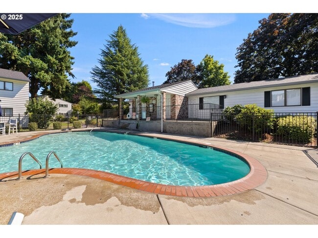 Building Photo - Bright and Open 1,638 SqFt Home Featuring Fireplace, Updated Kitchen & Scenic Outdoor Views ***Wa...