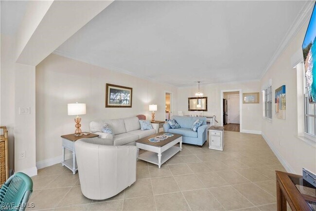 Building Photo - 3070 Gulf Shore Blvd N