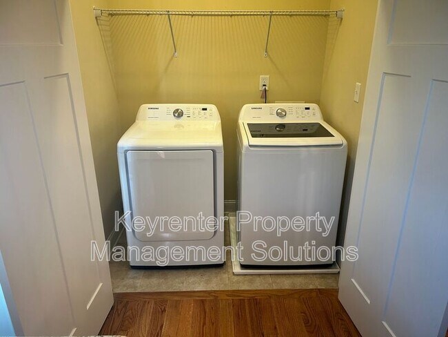 Building Photo - 18 Spring View Dr