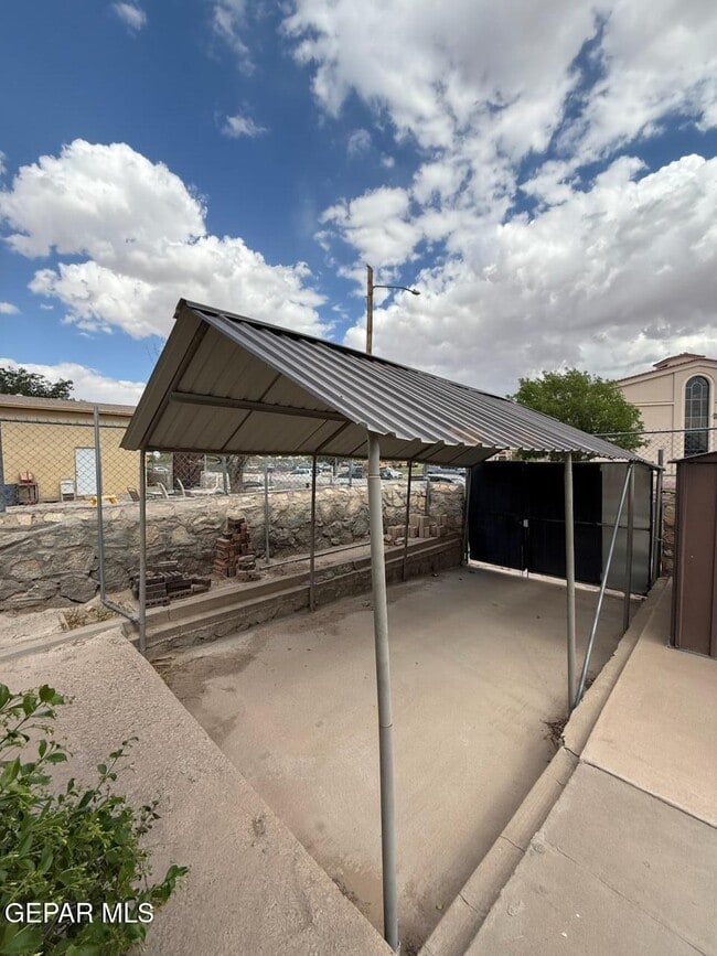 Building Photo - 966 Geronne Dr